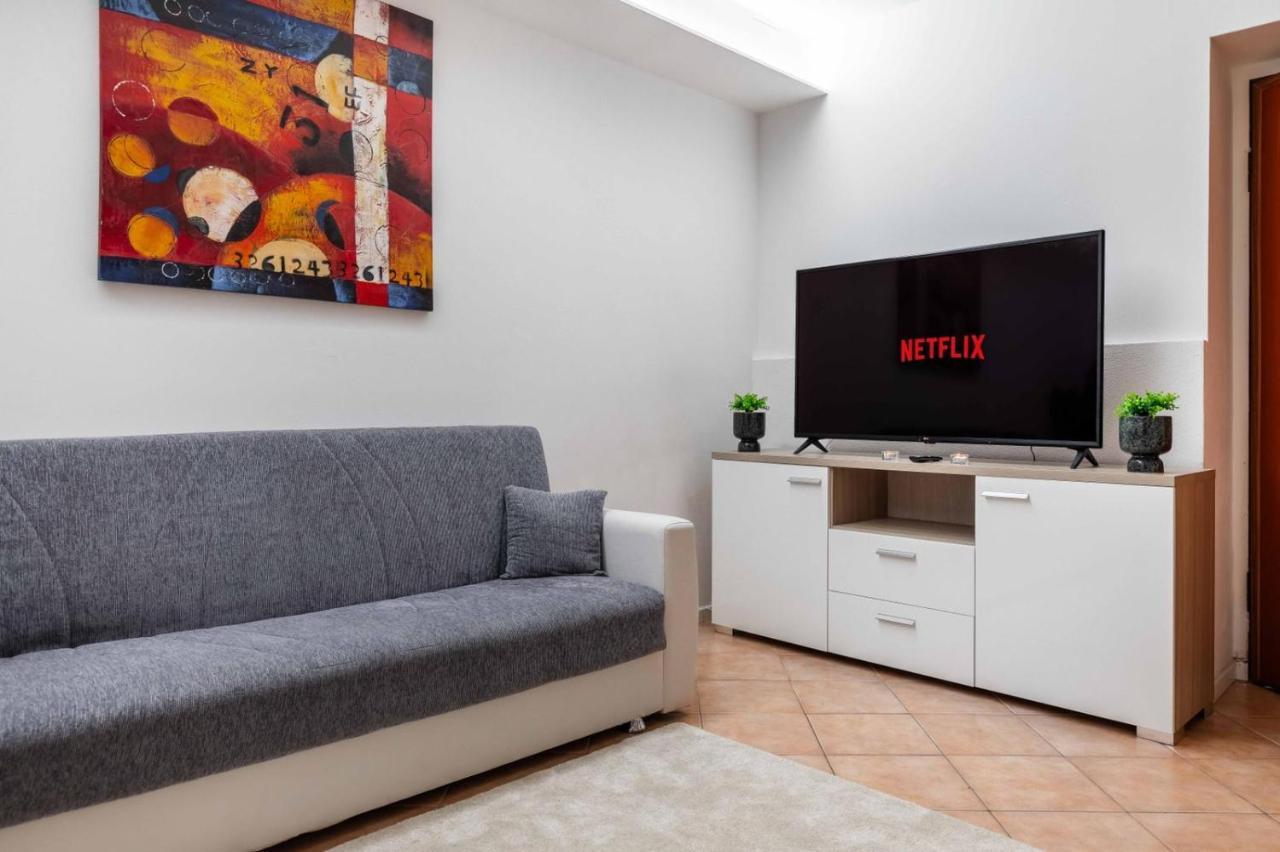 Loft Porta Romana - Cozy Apartment & Wi-Fi Milan Bagian luar foto