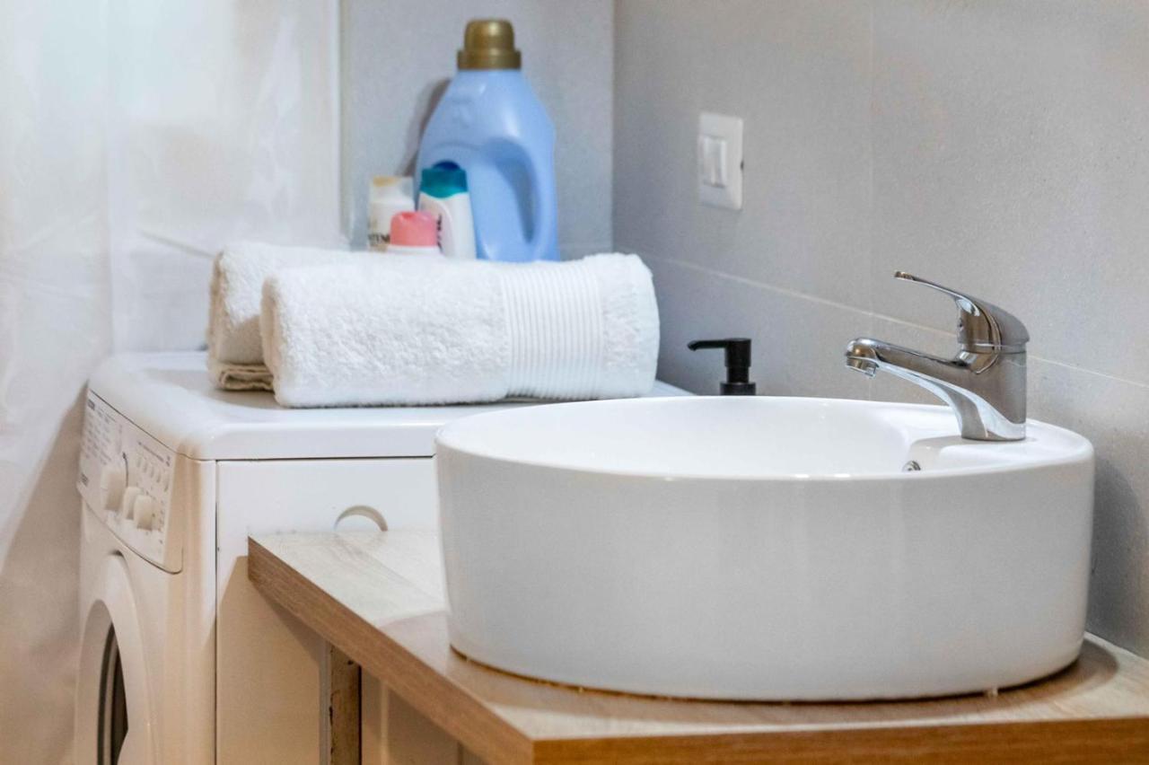 Loft Porta Romana - Cozy Apartment & Wi-Fi Milan Bagian luar foto